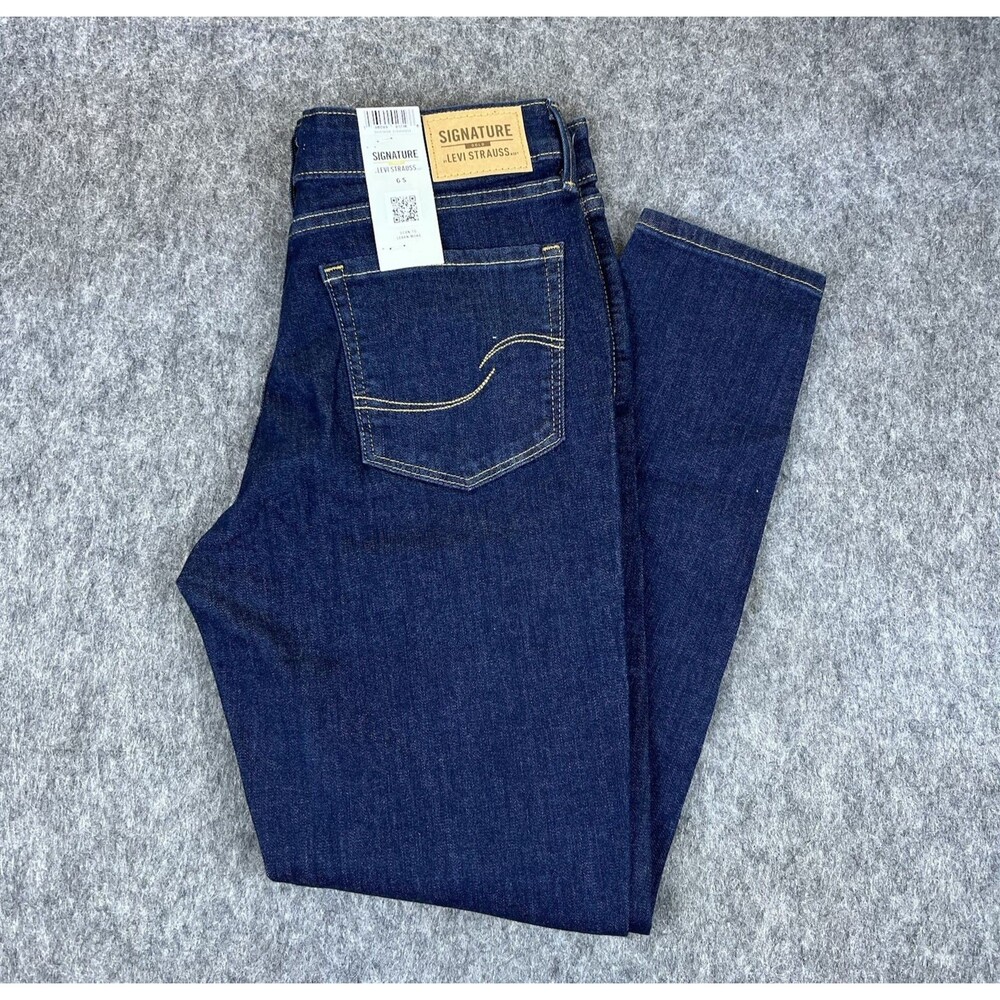 Levis Signature Gold Women's Jeans Totally Shaping Skinny Blue Denim Size 6 S